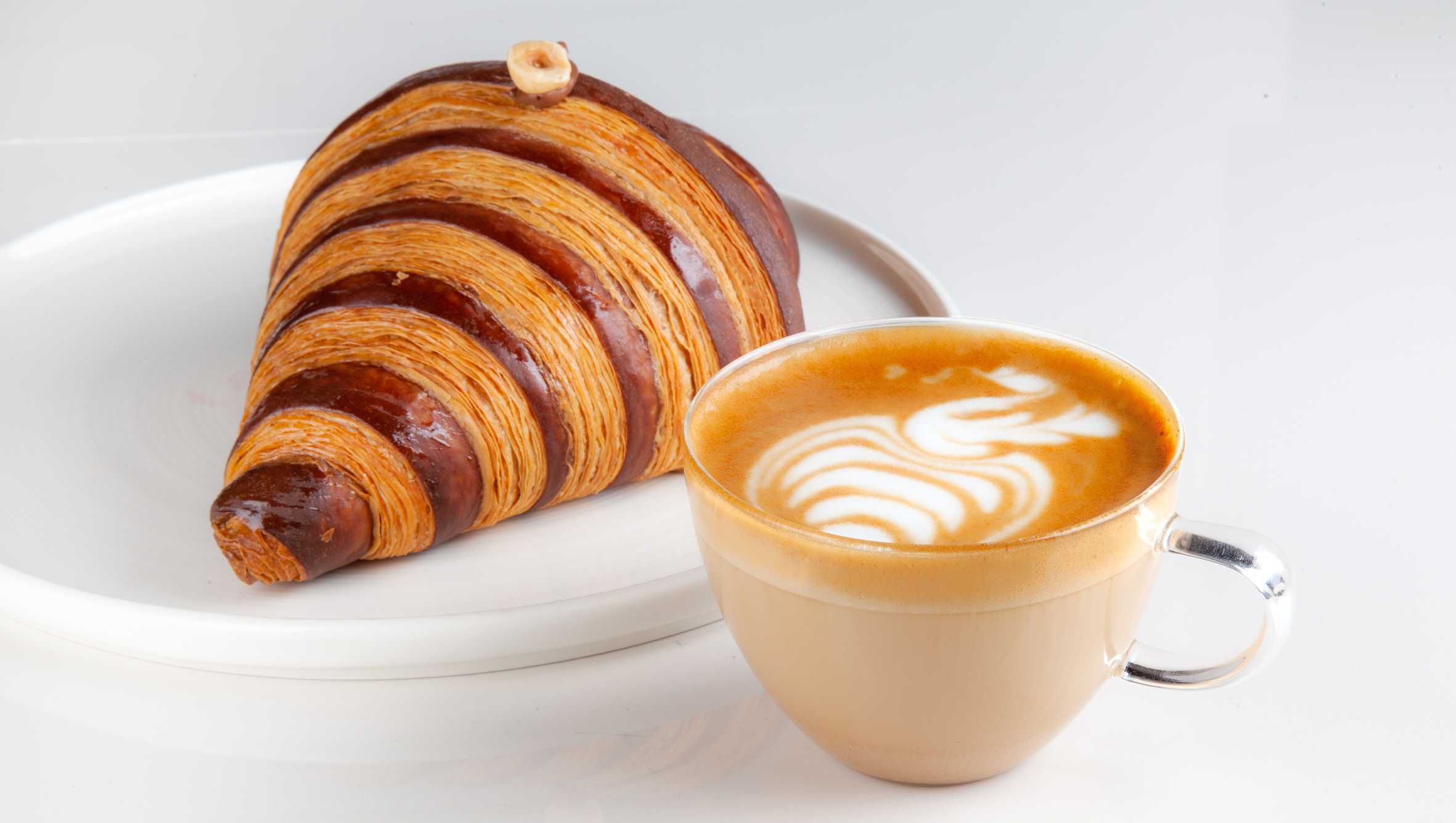 CROISSANT_COFFEE-compressed